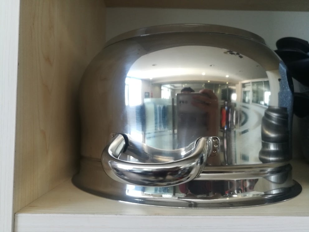 Machines à polir pour l’industrie du mobilier inox